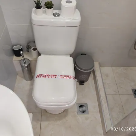 Budget Seaview For 5 Peraía