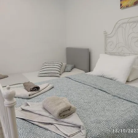 Budget Seaview For 5 شقة