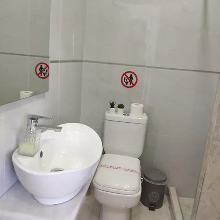 Budget Seaview For 5 شقة Peraía